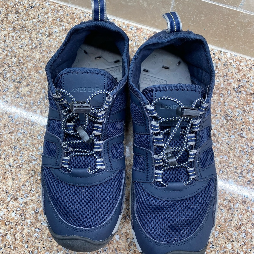 Swim/Beach/Water shoe by Lands’End, size 9 D